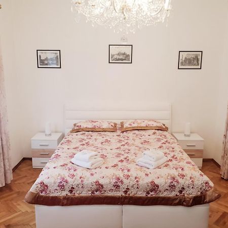 Apartment Konvikt Прага Екстериор снимка