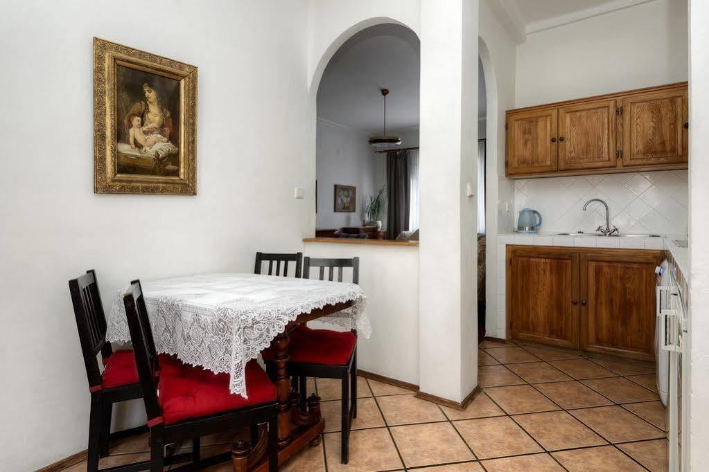 Apartment Konvikt Прага Екстериор снимка